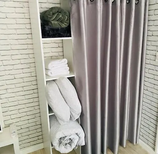 Terrils Jumeaux, Train - Paris Trajet D'environ 1 Heure 10 Minutes *